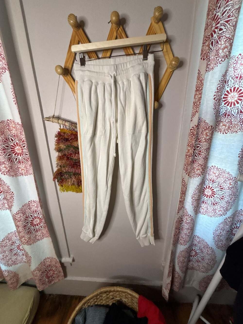 Faherty Women's Vintage White Molli Side Stripe Jogger Sweatpants Size Small